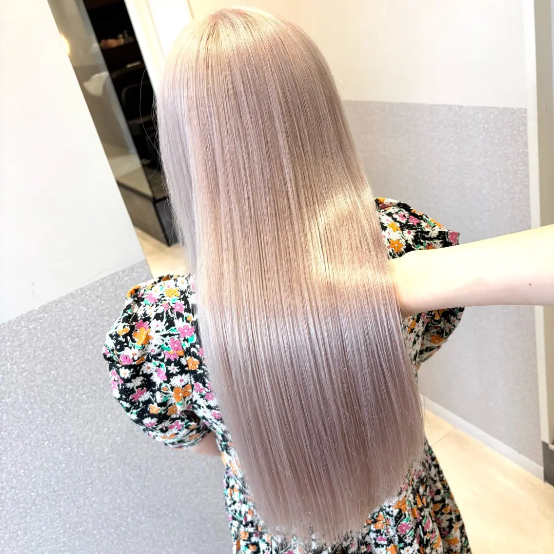 ロング カラー ブリーチ ケアブリーチ ダブルカラー ハイトーンカラー ヘアカラー 🩵ブリーチカラー MIORI🩵のヘアスタイル