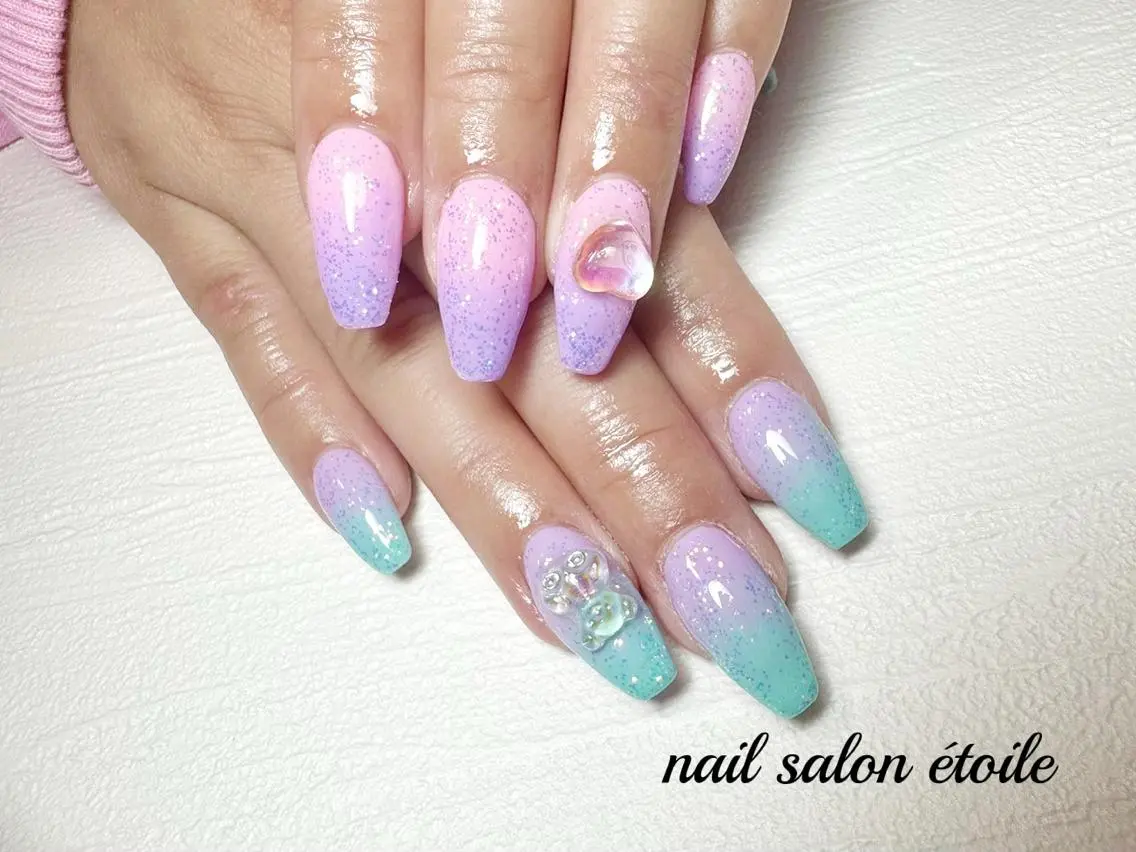 ネイル アートネイル オーロラネイル ジェルネイル グラデーション グリーン ハンドネイル nail salon étoileのネイルデザイン