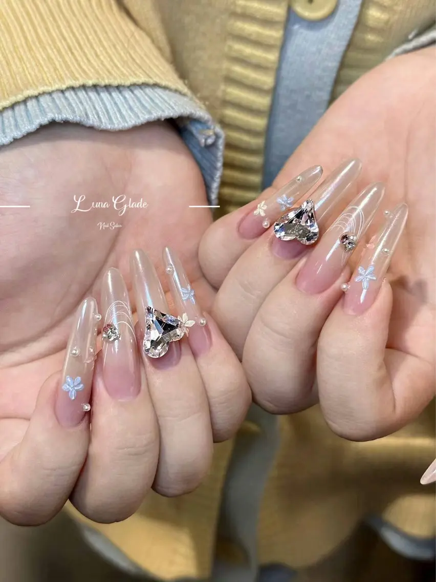 ネイル ハンドネイル Luna Gladeのネイルデザイン