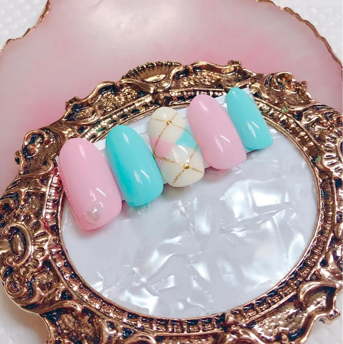 ネイル ハンドネイル CROWN プライベートサロンのネイルデザイン