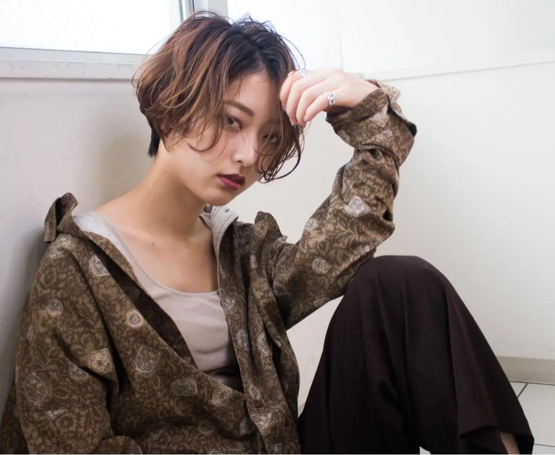ショート 美髪矯正・レイヤー 倉友哉のヘアスタイル