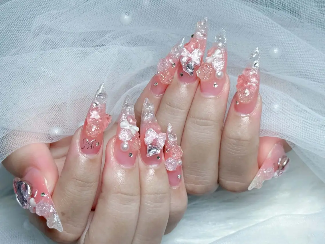 ネイル アートネイル 長さ出し ジェルネイル 韓国ネイル マグネットネイル ハンドネイル Cloudy Chan Nailのネイルデザイン
