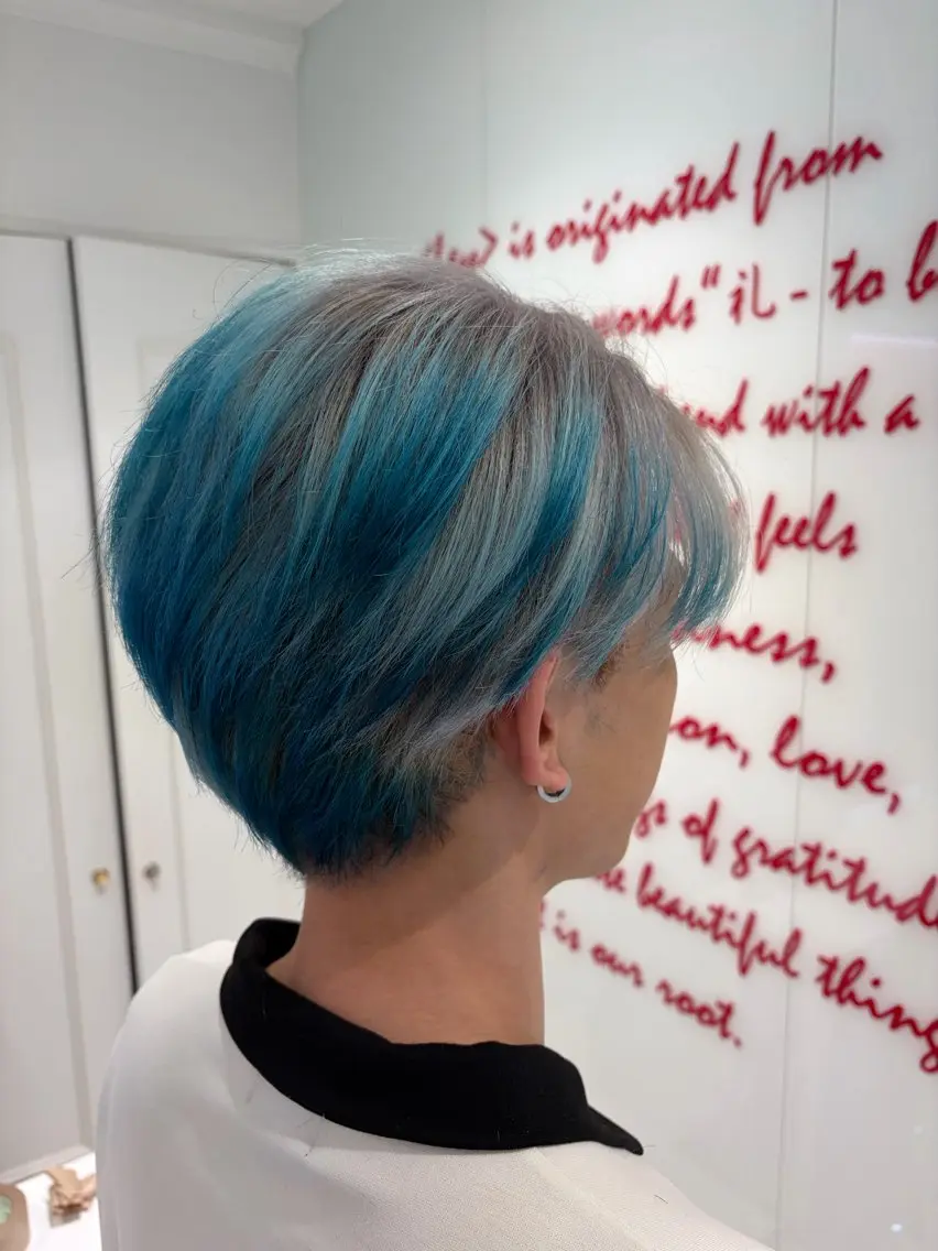 ショート カラー メンズ メンズブリーチ ブリーチ デザインカラー ダブルカラー グラデーションカラー 半田 陽菜のヘアスタイル