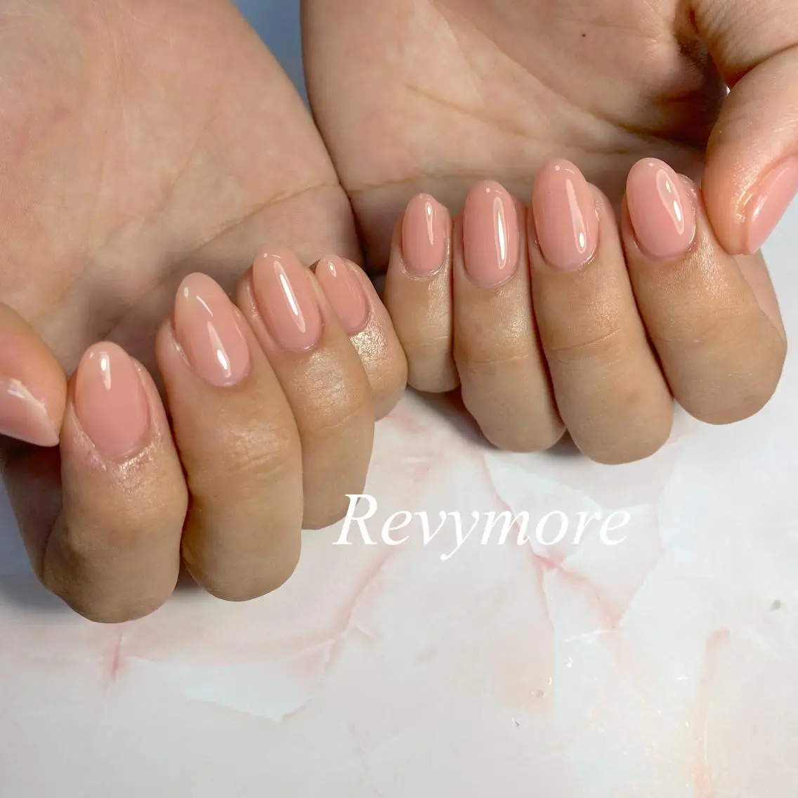 ショート ネイル クリアネイル ジェルネイル ワンカラーネイル ピンク シンプルネイル nail salon Revymoreのネイルデザイン