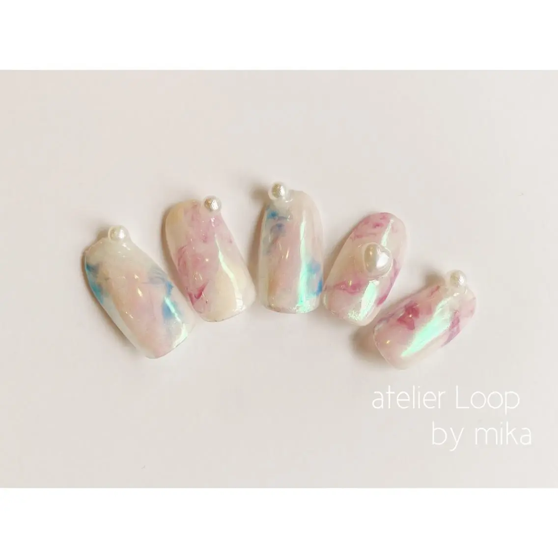 ネイル オーロラネイル ミラーネイル atelier Loop♪MIKAのネイルデザイン