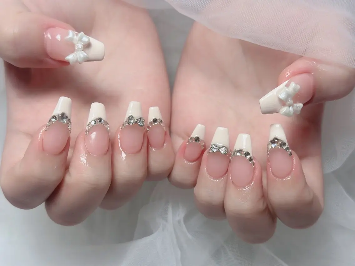 ネイル フレンチネイル ハンドネイル Aimee Nail Studioのネイルデザイン