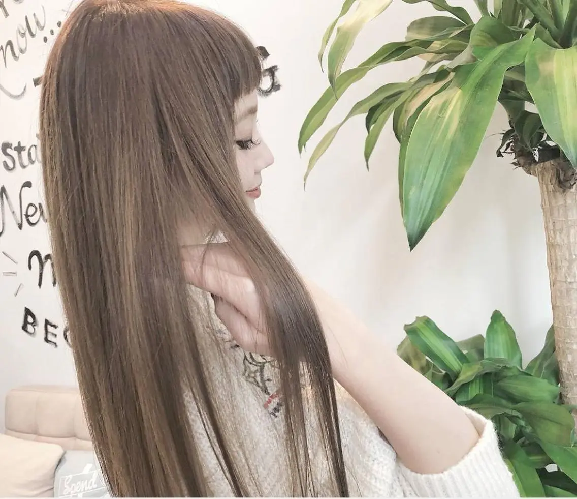 ツヤ感ヘアカラー➕サラツヤ縮毛矯正➕内部補修トリートメント✨の写真