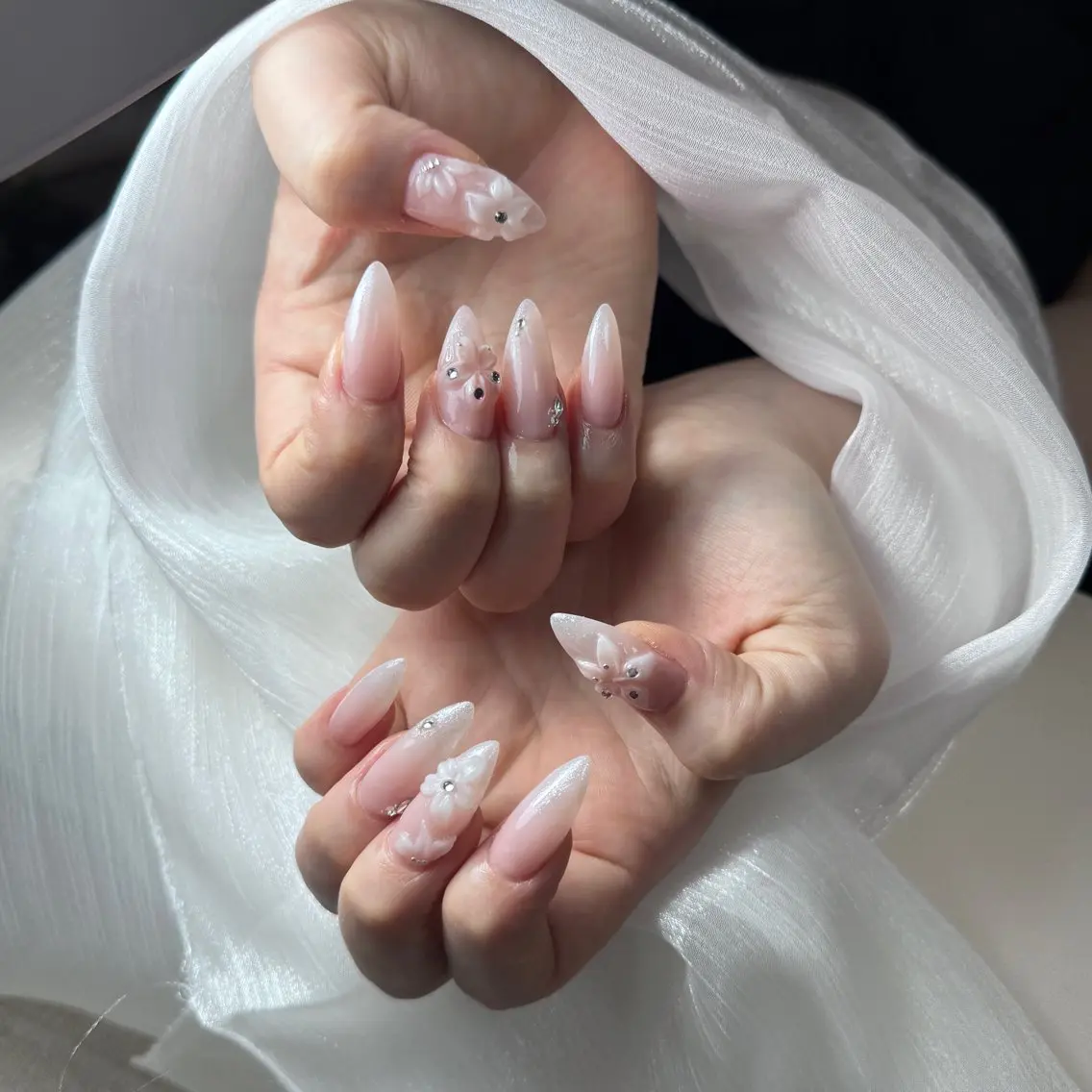 ネイル チークネイル フレンチネイル グラデーション 韓国ネイル マグネットネイル ハンドネイル Hana Nailのネイルデザイン