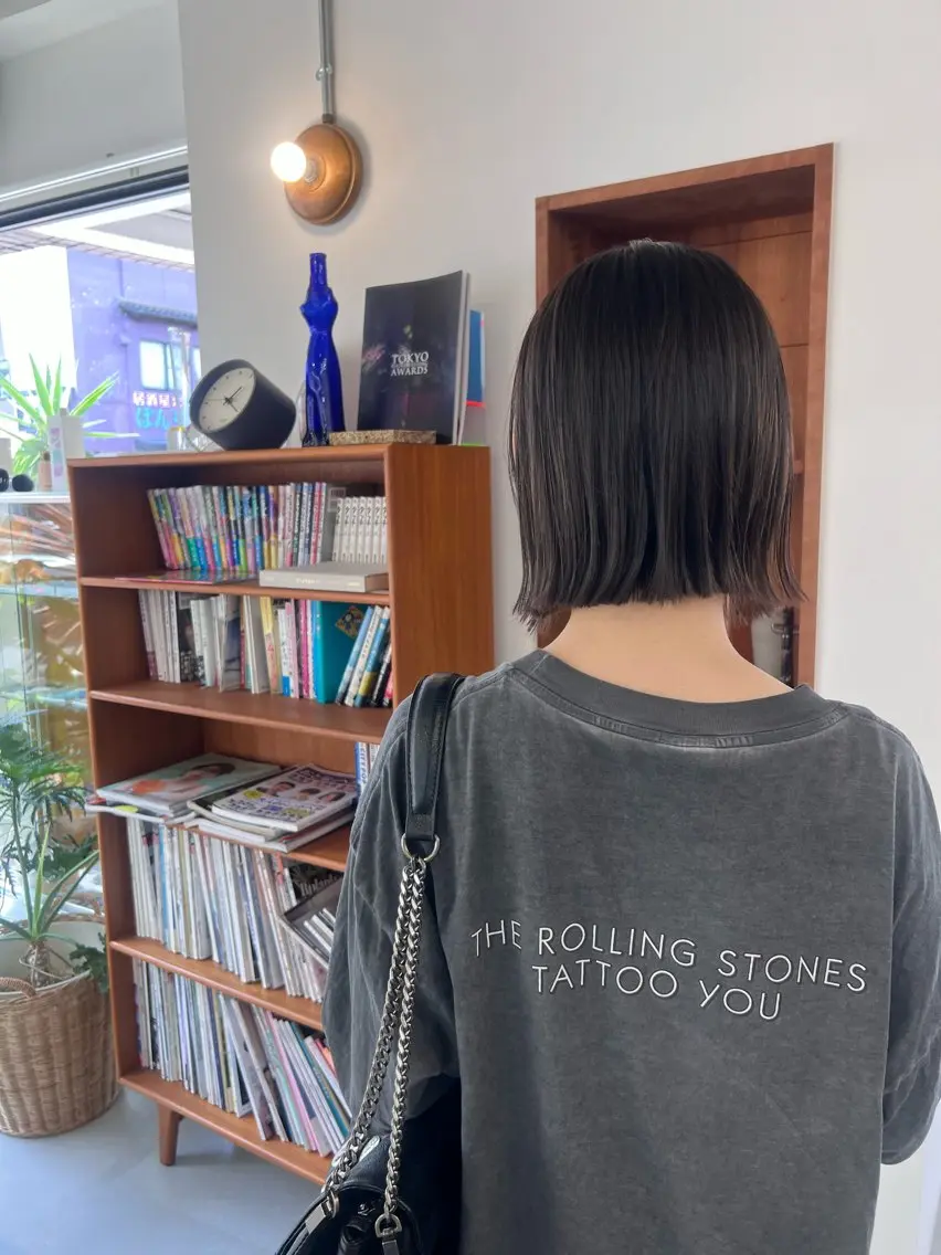 ショート ボブ 外ハネヘア 石川 実咲のヘアスタイル