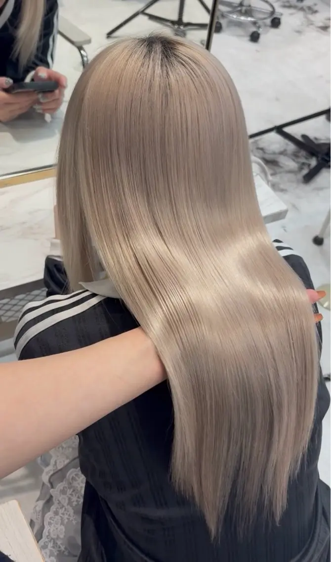 ロング カラー ヘアカラー トリートメント 💋色気ハイトーン 💋HARUKAのヘアスタイル