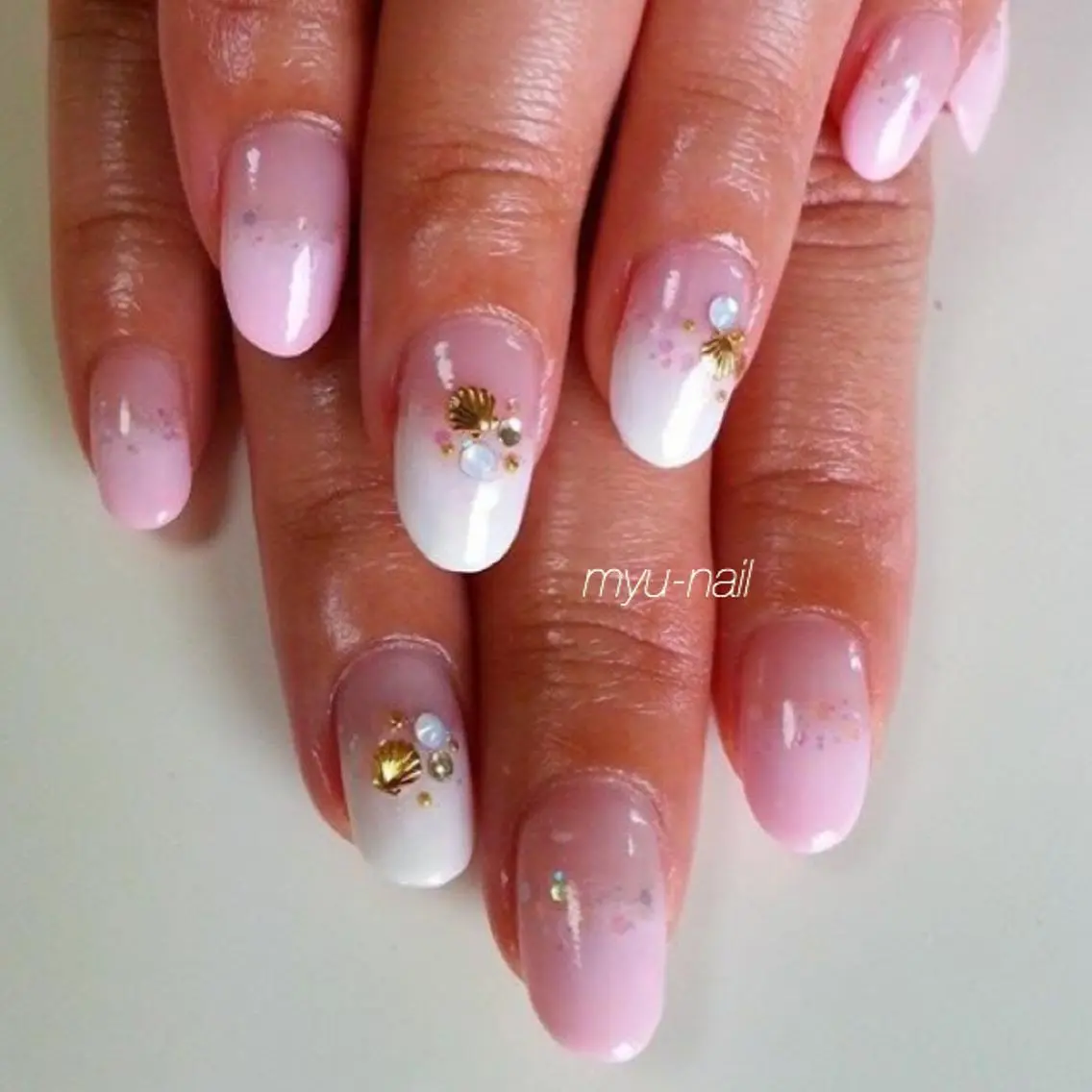 ネイル グラデーション ホログラムネイル シンプルネイル ホームサロン myu-nailのネイルデザイン