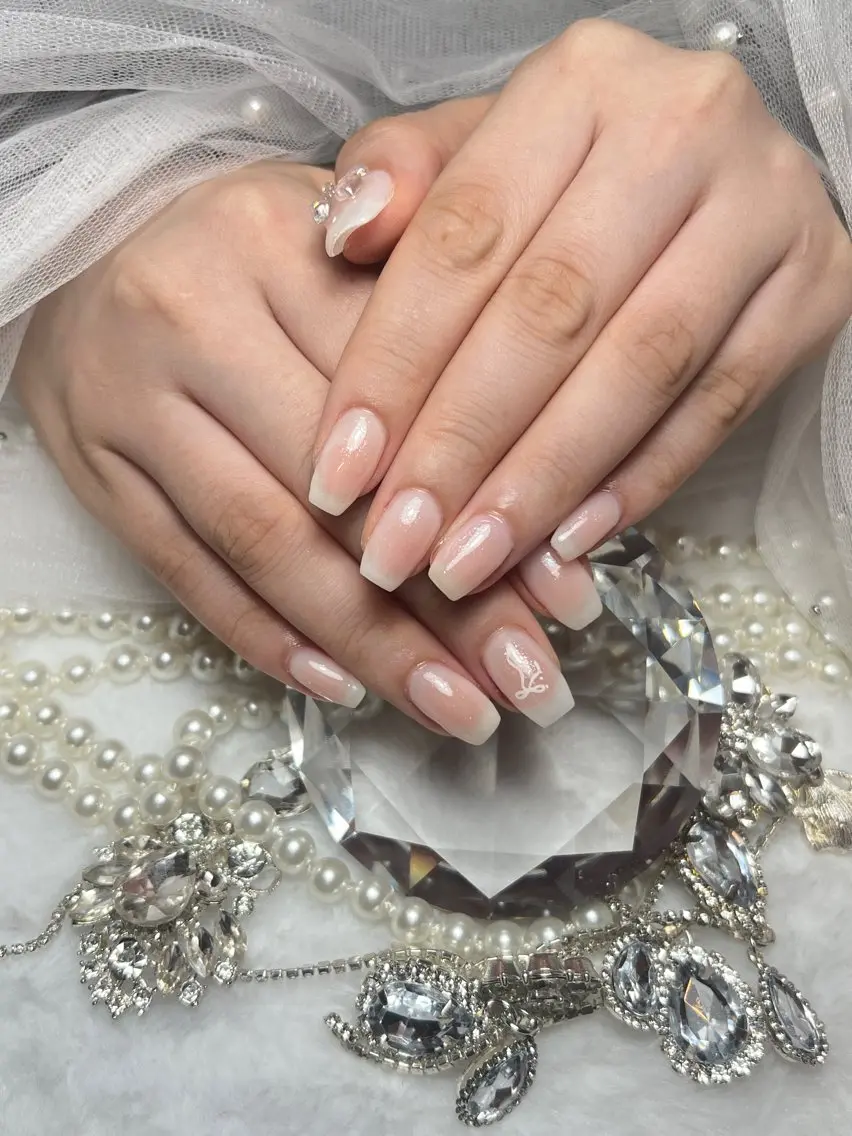ネイル アートネイル オーロラネイル チークネイル 長さ出し フットネイル Miya _nailのネイルデザイン