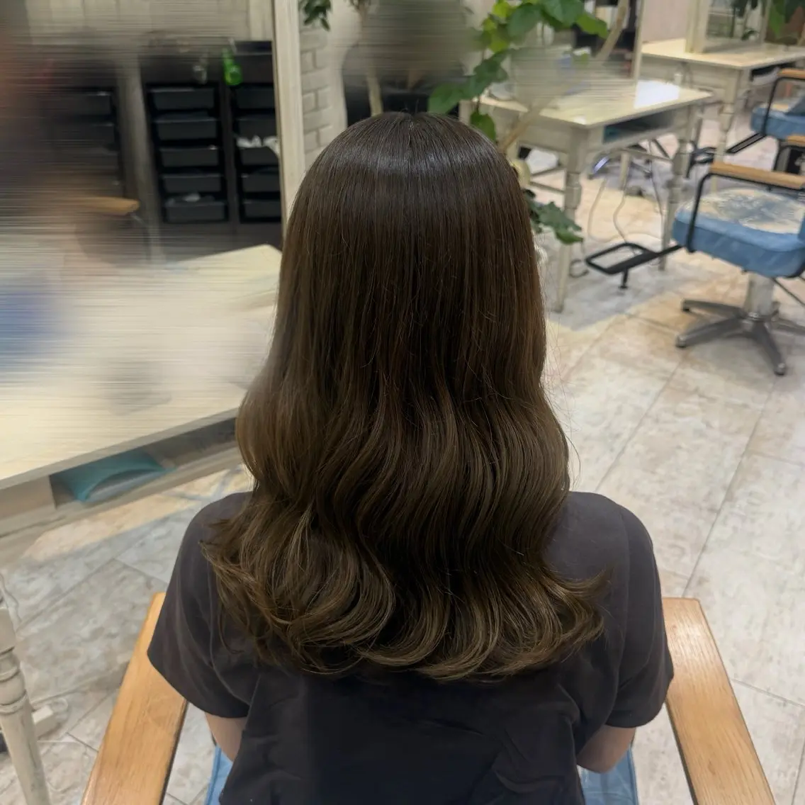セミロング カラー カット ヘアカラー トリートメント 🫧透け感⋆艶髪💎 山口アヤカのヘアスタイル