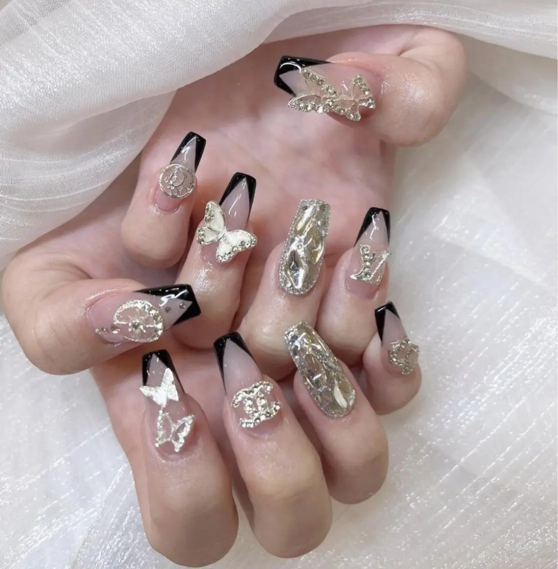 ネイル チークネイル 長さ出し フラッシュネイル フレンチネイル ガラスフレンチ ハンドネイル ハンドケア The Nail& EyeLashのネイルデザイン