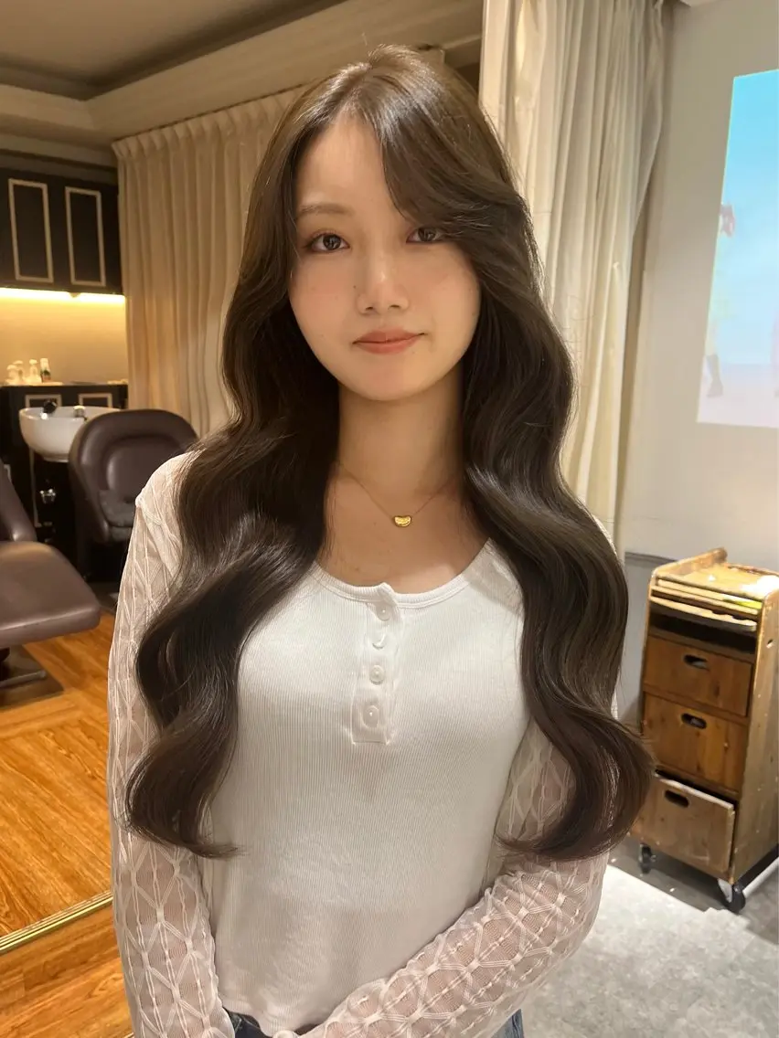 ロング カラー SIKI yuuna レイヤーカット🪽のヘアスタイル
