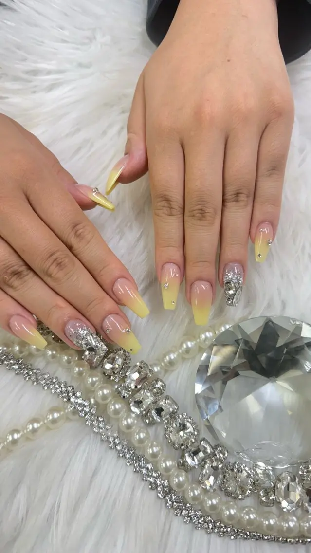 【💅スカルプネイル】✨ストーンつけ放題コース✨☆オフ込みの写真