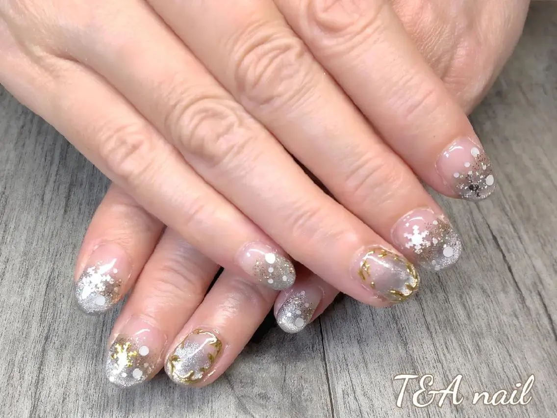 ショート ネイル 長さ出し ジェルネイル グラデーション キラキラネイル マグネットネイル T&A nailのネイルデザイン