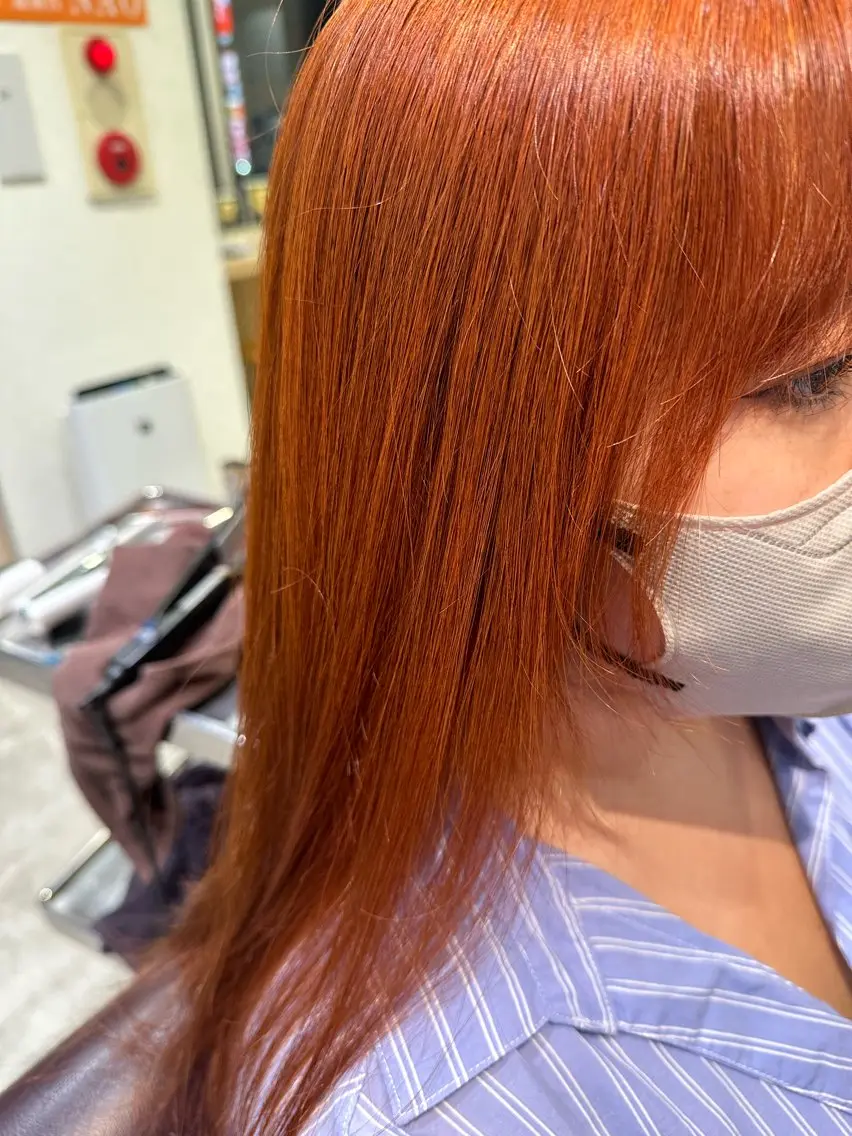 ロング カラー オレンジ シールエクステ/ ブリーチカラーのヘアスタイル