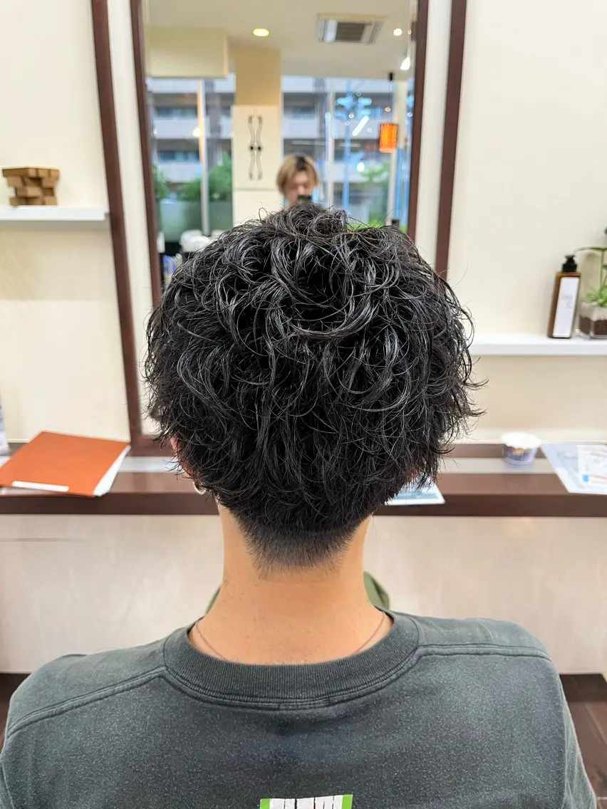 ショート パーマ メンズ メンズパーマ 刈り上げ ショートヘア 🧊メンズ特化🧊 高木航希のヘアスタイル