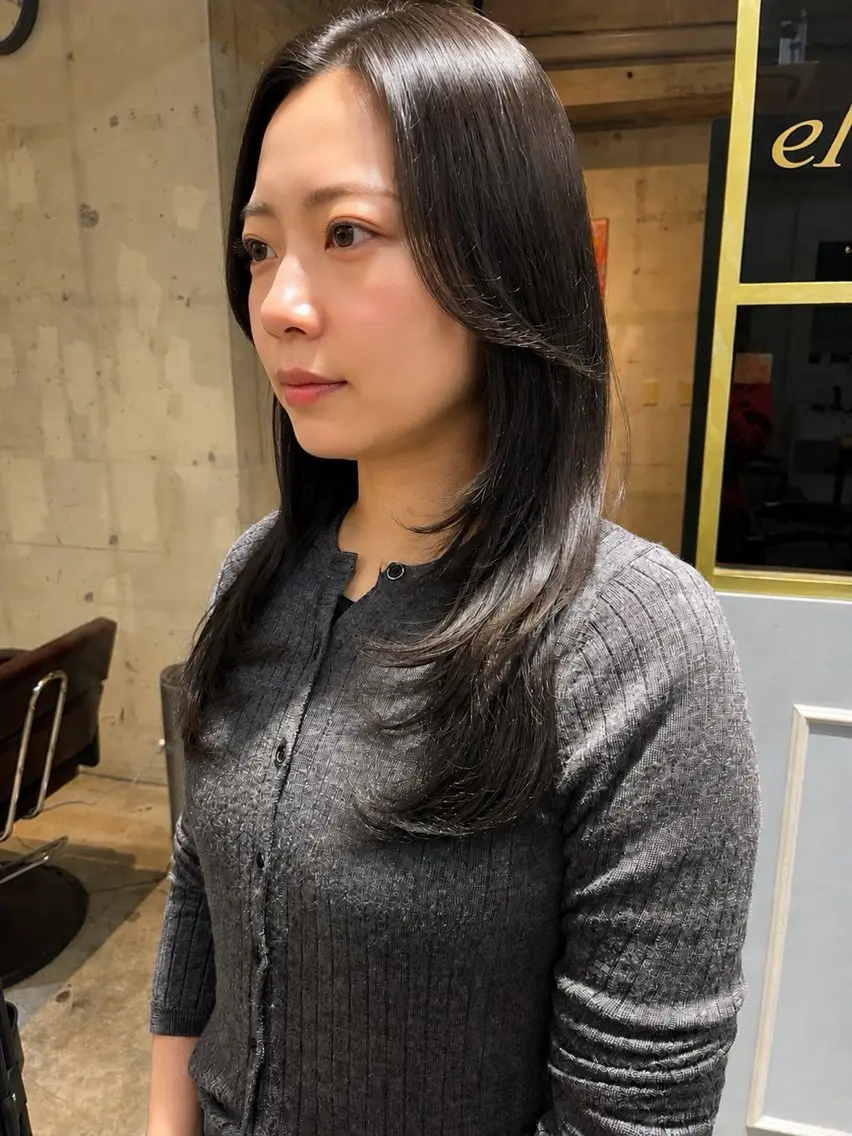 セミロング カラー カット ヘアカラー トリートメント 🦩レイヤー|透明感 カラー🦩makoのヘアスタイル