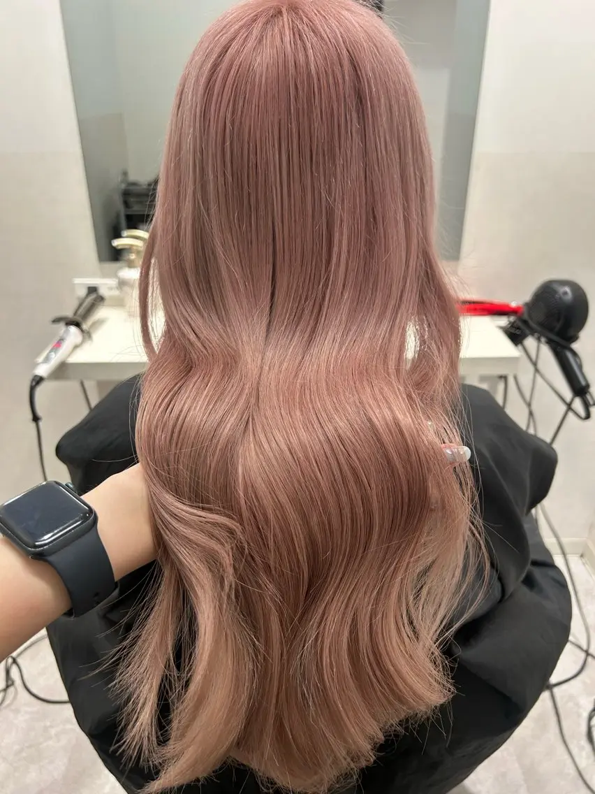 カラー 🫒オリーブ/透け感 レイヤー🌿モエカのヘアスタイル