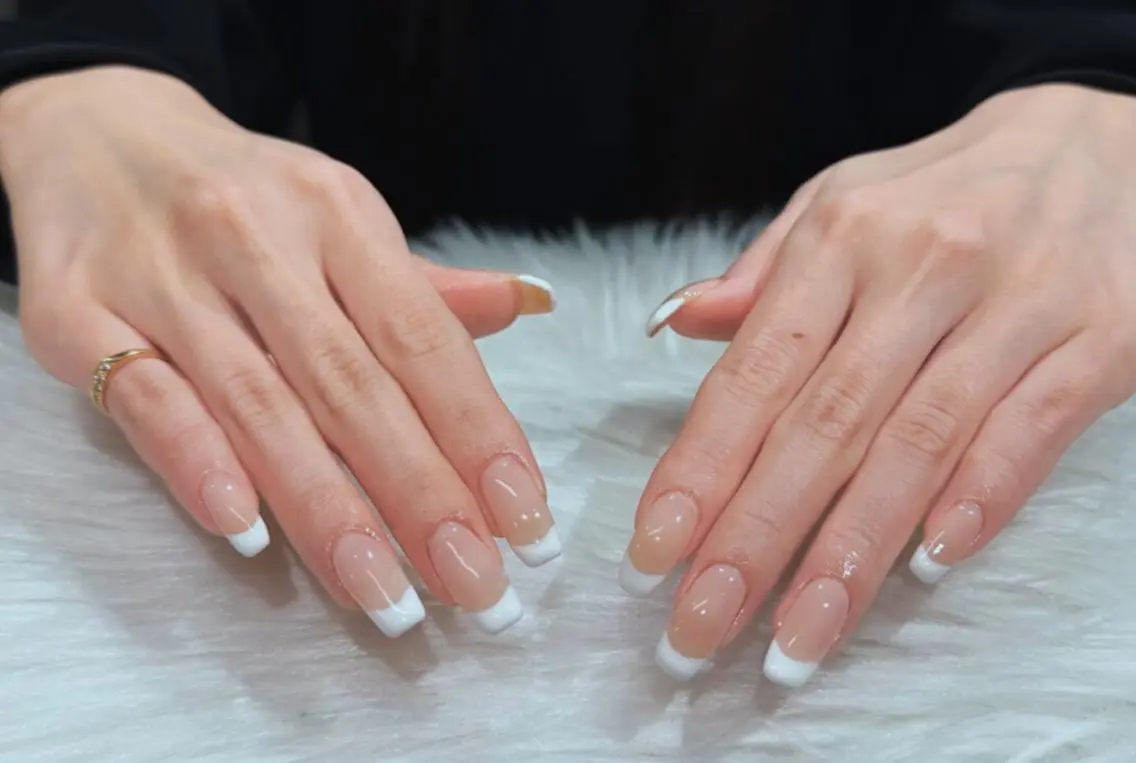 ネイル フレンチネイル シンプルネイル ホワイト ハンドネイル フットネイル Nail Salon Lindaのネイルデザイン