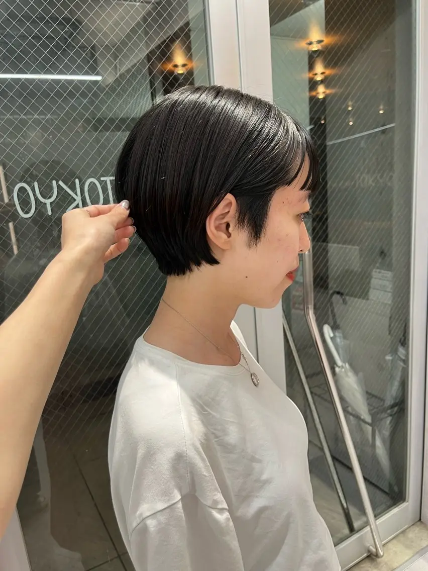 ショート カラー 縮毛矯正ボブ&顔まわ レイヤー♡TOMOEのヘアスタイル