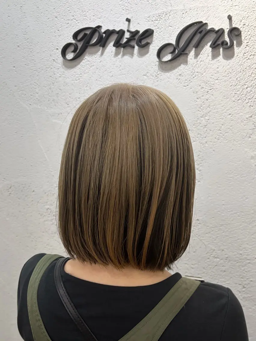 ショート カラー ベージュカラー ブリーチ 透明感カラー ダブルカラー グラデーションカラー カット ヘアカラー トリートメント 韓国レイヤー🦋 ブリーチtomokoのヘアスタイル