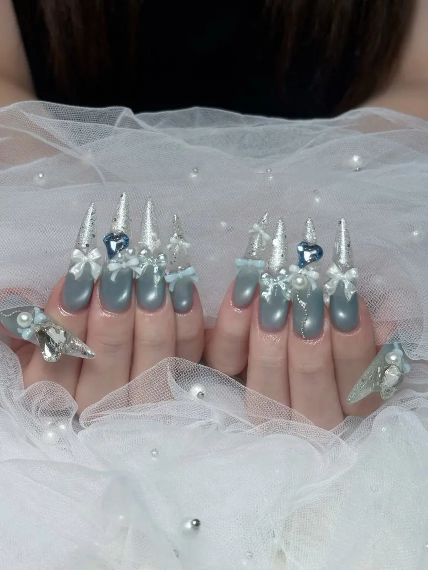 ネイル チークネイル ドット フレンチネイル グラデーション ハート ハンドネイル Julli NailStudioのネイルデザイン