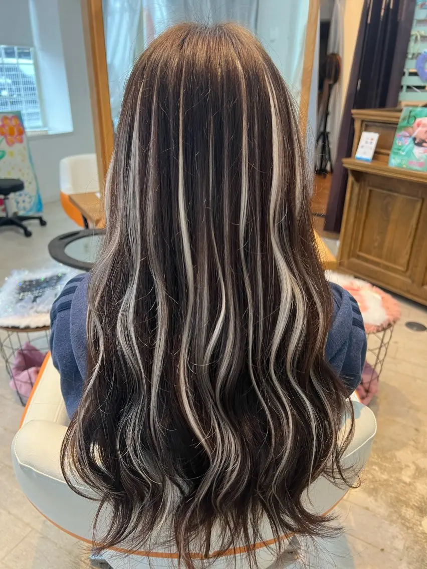 ミディアム エクステ 辻村 遥楓のヘアスタイル