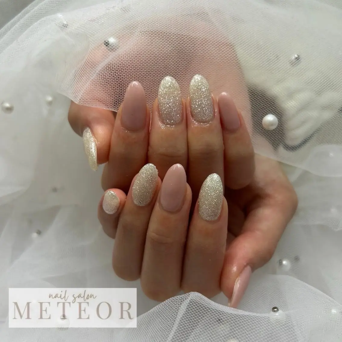 ネイル キラキラネイル ワンカラーネイル ピンク シンプルネイル ワンホンネイル ハンドネイル METEOR💫 staffのネイルデザイン