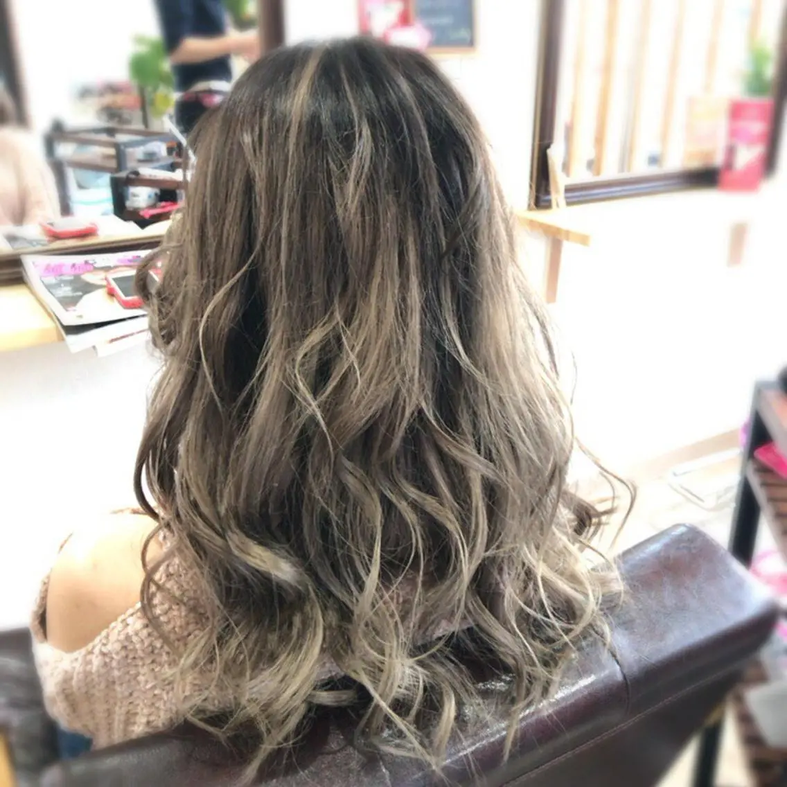 ロング naomi (夜間営業受付中★)のヘアスタイル