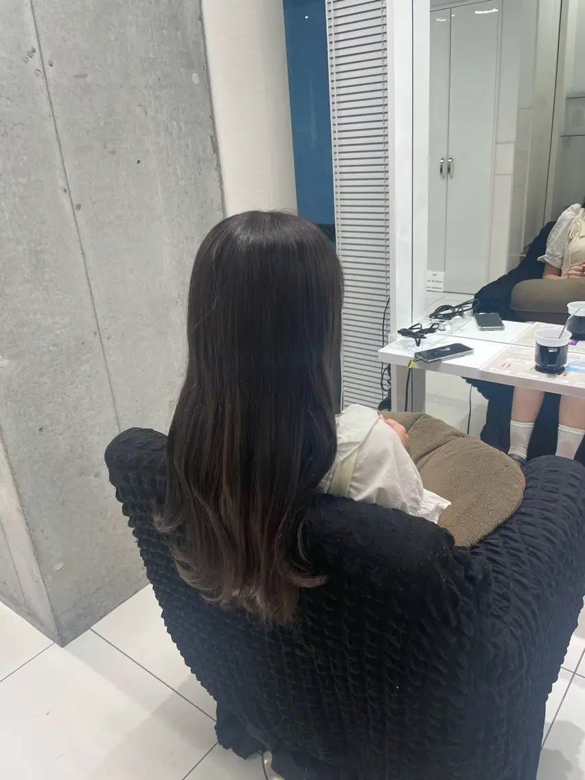 ロング カラー ブラウンカラー ラベンダーカラー yuzuna ハイトーン 天神のヘアスタイル