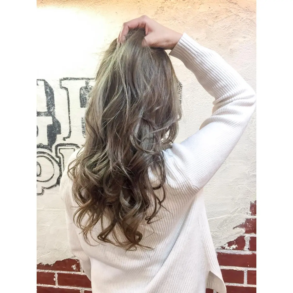 ロング EIGHT plum TOKIOリミテッドのヘアスタイル