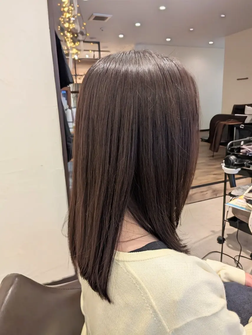 セミロング カット ヘアカラー トリートメント 吉田  彩／大人 艶髪 ／ヘッドスパのヘアスタイル