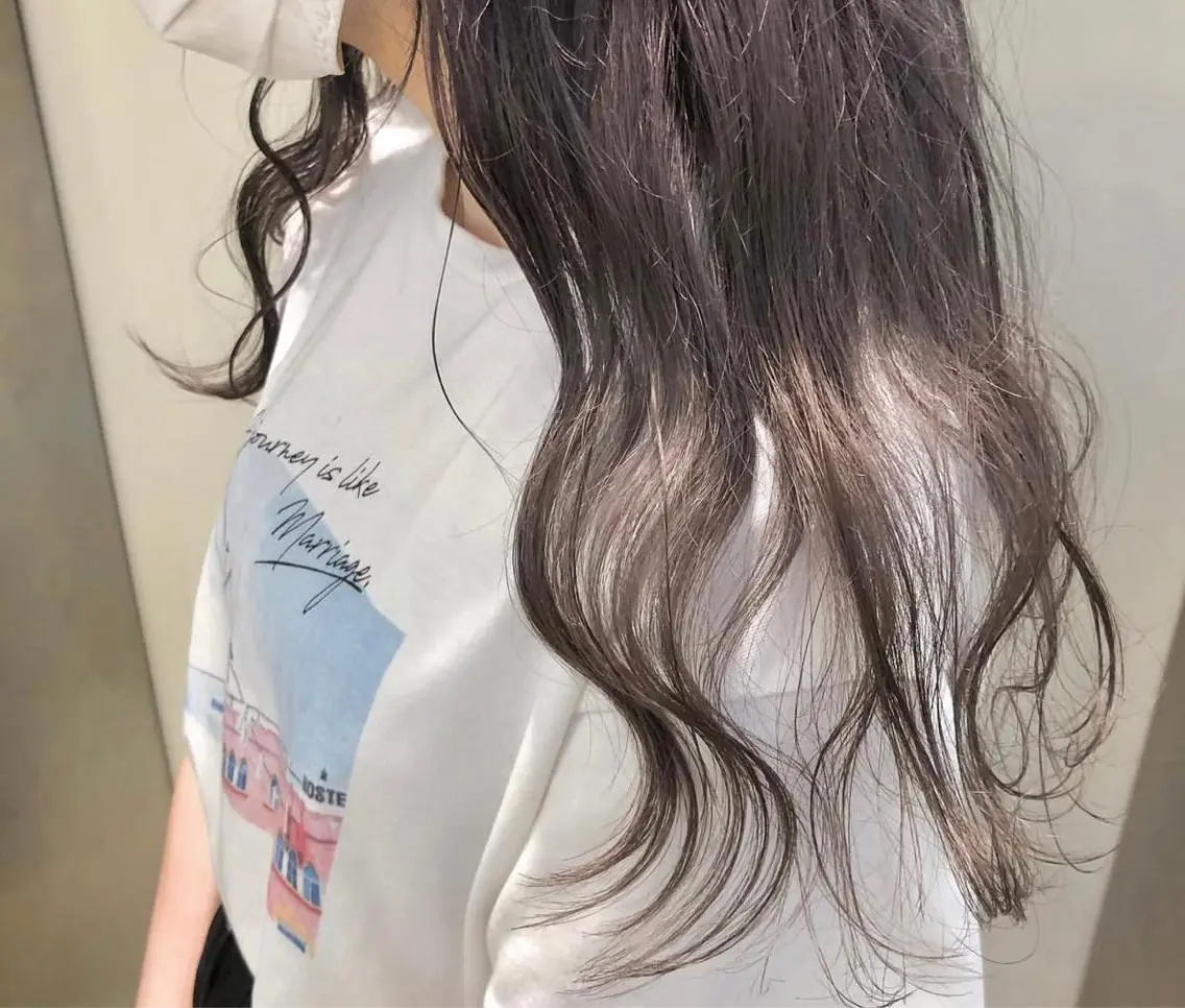ロング カラー ブリーチ グレージュ ラベンダーカラー ラベンダーグレージュ ラベンダーグレー 遠藤沙也加 /レイヤーカットのヘアスタイル