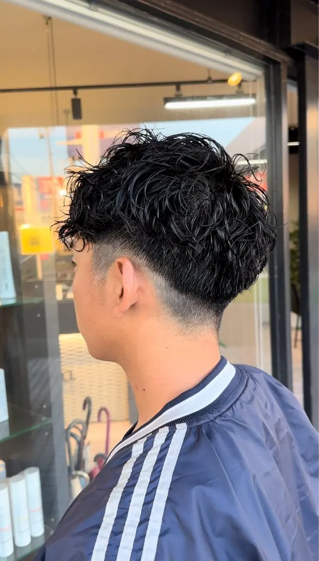 パーマ メンズ メンズパーマ スペインカール arika オケシ　リョウダイのヘアスタイル