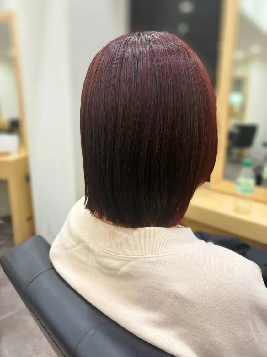 ミディアム カット ヘアカラー トリートメント (kakko )のヘアスタイル