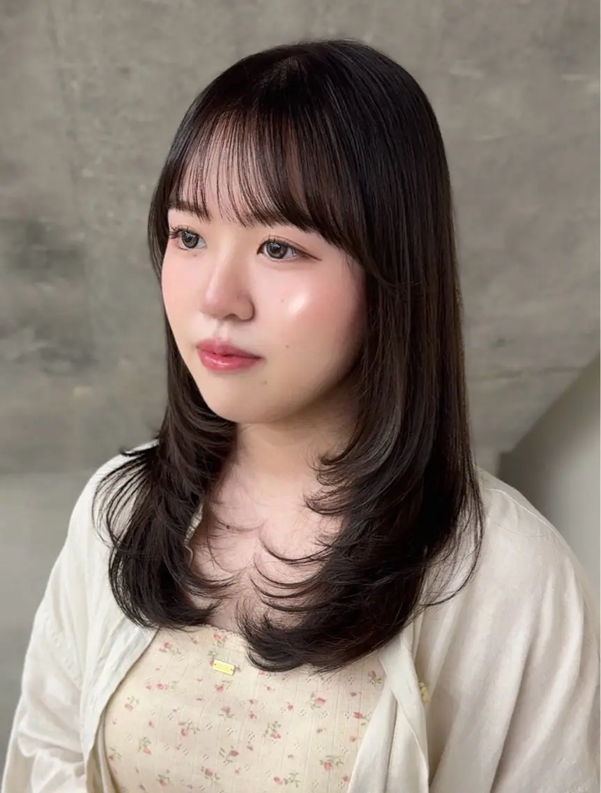 セミロング カラー カット 小野寺 彩圭のヘアスタイル