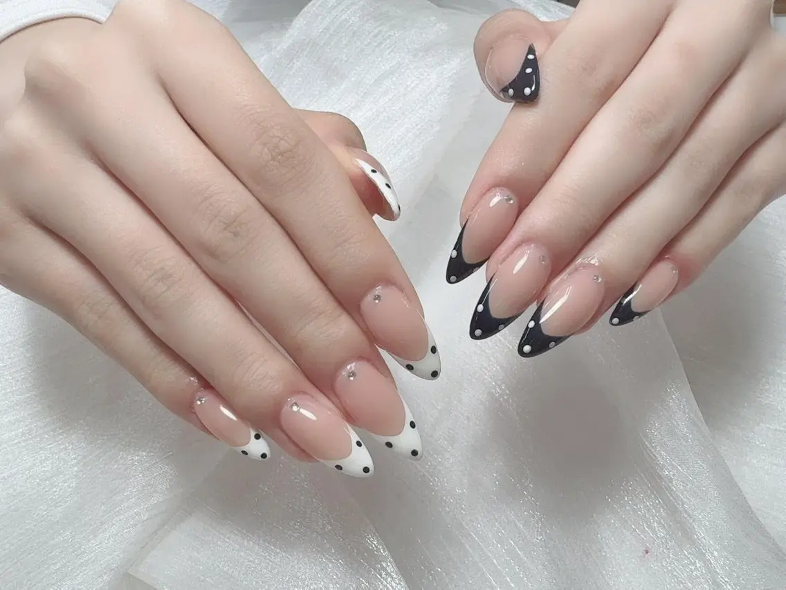 ネイル フレンチネイル 韓国ネイル 水色 マグネットネイル ニュアンスネイル ハンドネイル Hana Rose Nailのネイルデザイン