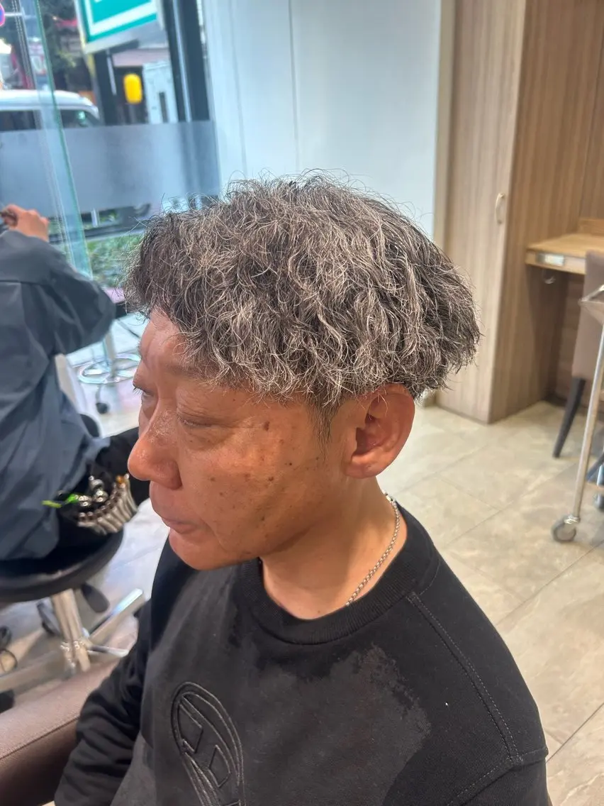 パーマ メンズ カット パーマ トリートメント ヘッドスパ 髪質改善/艶カラー /井上華のヘアスタイル