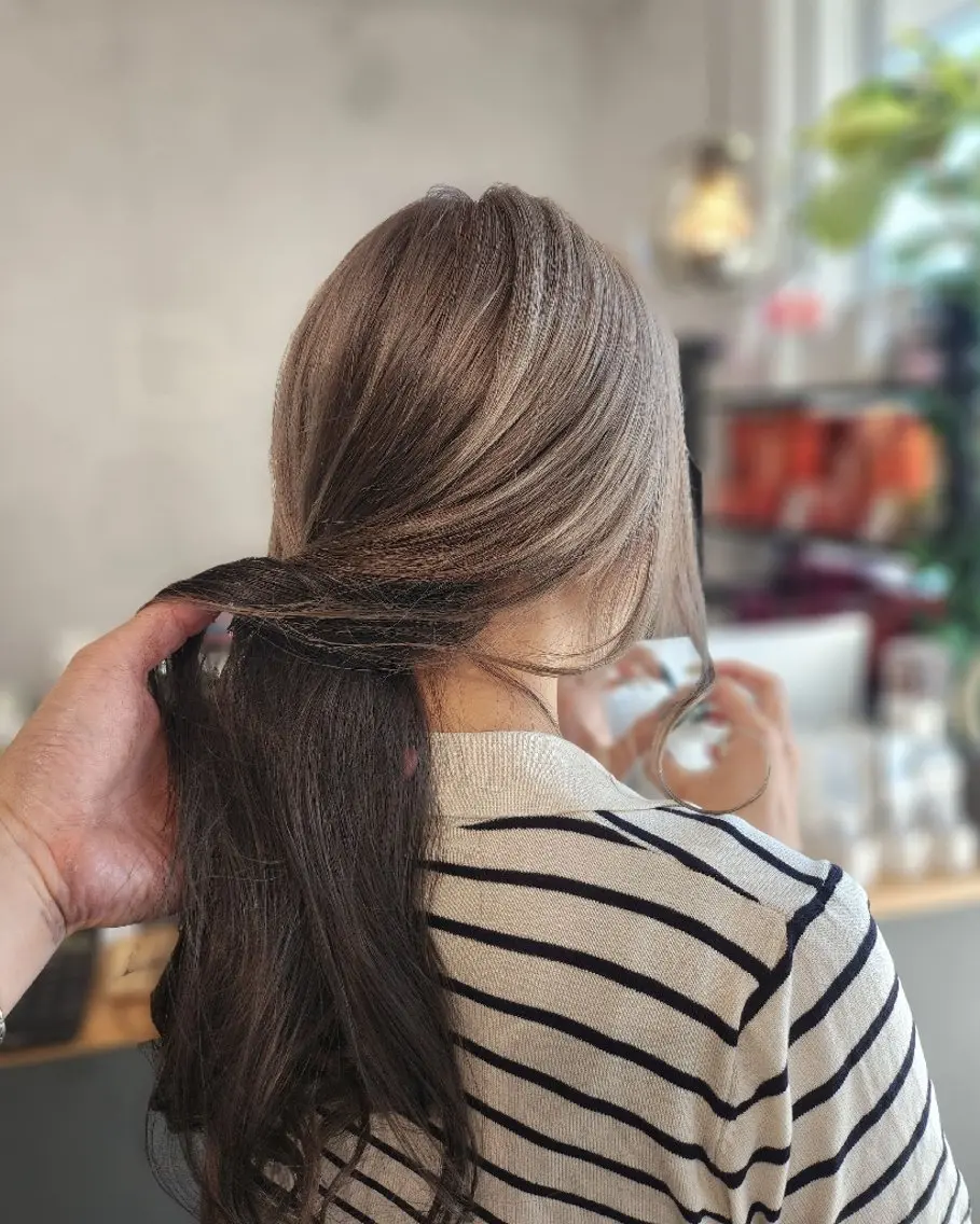 ロング カラー グレージュ 金田 拓也のヘアスタイル