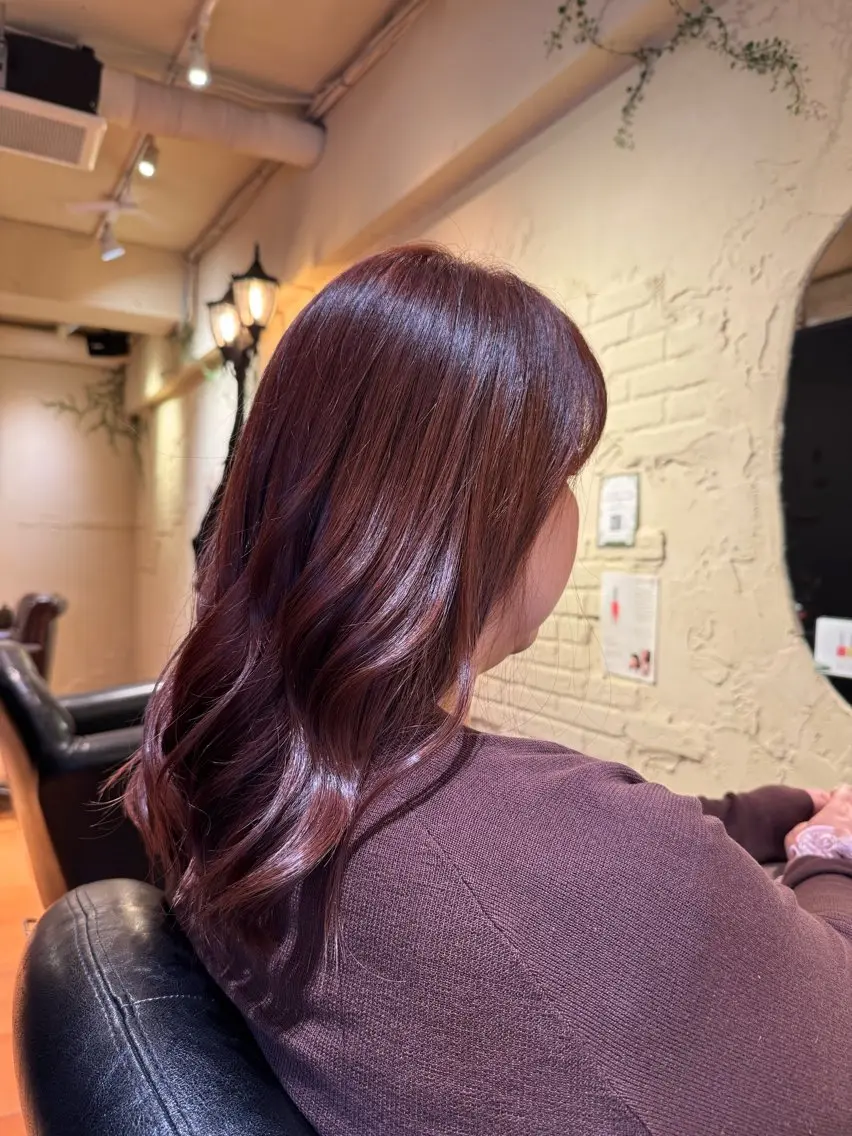ミディアム カット ヘアカラー SHO ✂︎のヘアスタイル