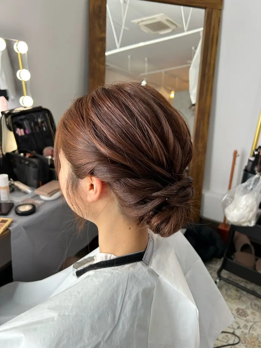 セミロング ヘアアレンジ お団子ヘア 丸岡 桜のヘアスタイル