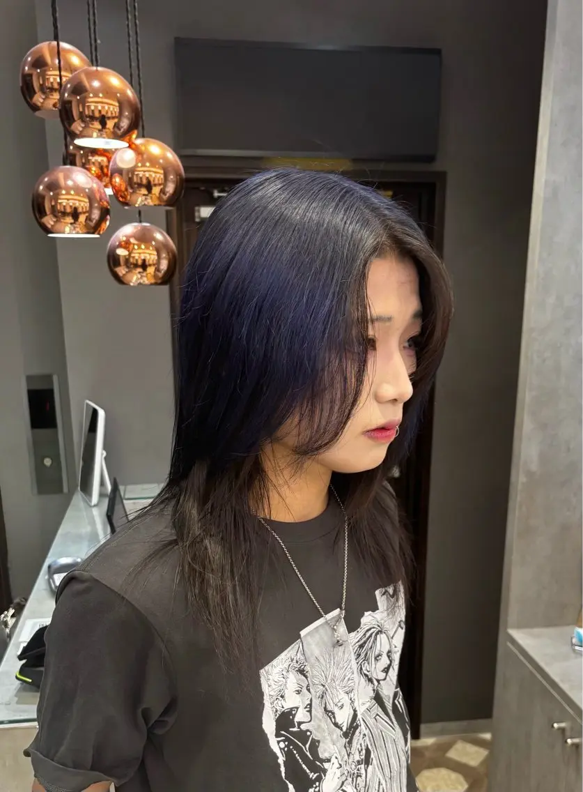 ミディアム HINAKO🩵 寒色カラー🪽のヘアスタイル