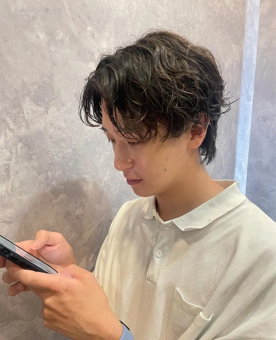 パーマ メンズ はなざわ めいのヘアスタイル