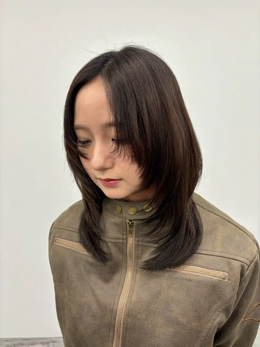 ミディアム カラー ハイレイヤー レイヤーカット MYRTLE Mifūのヘアスタイル