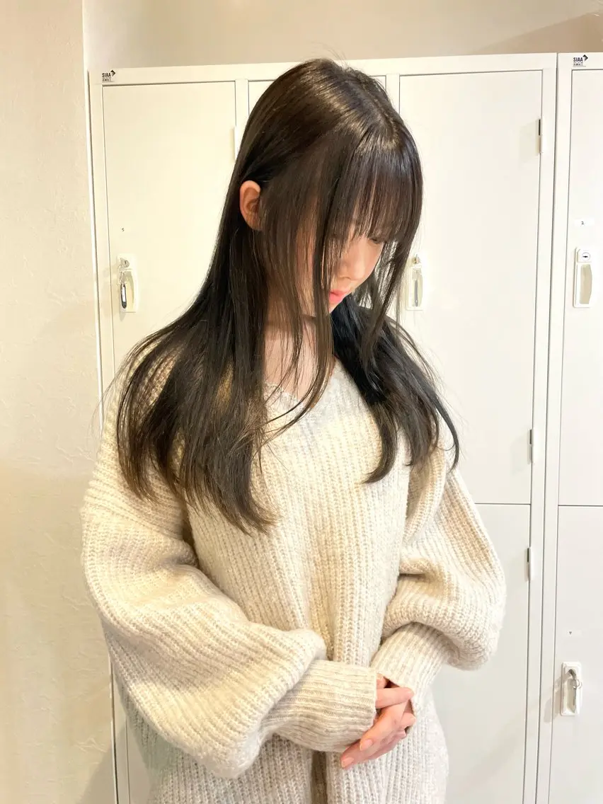 セミロング 透明感/エクステ Veluaのヘアスタイル