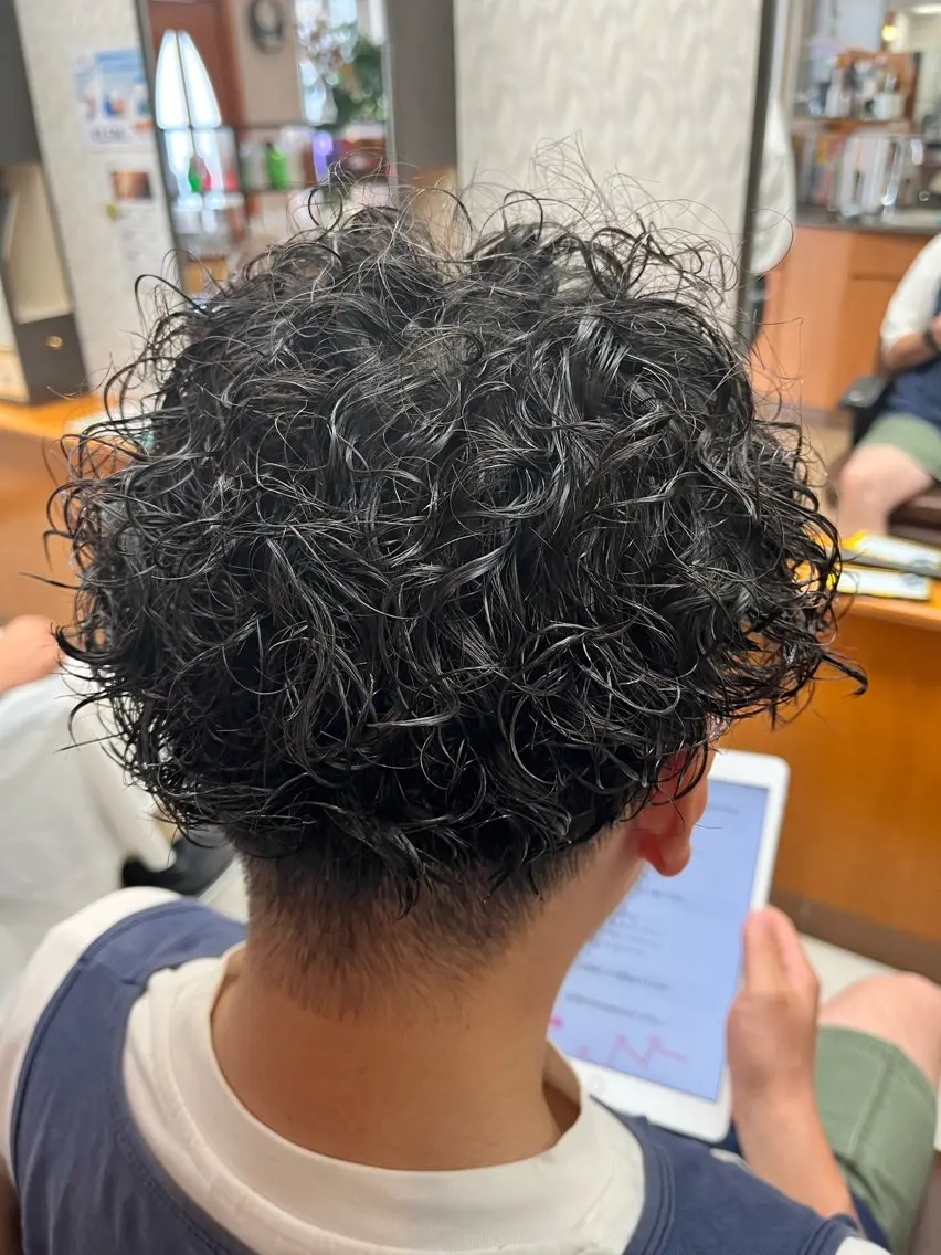 パーマ メンズ メンズパーマ プードルパーマ プードルパーマ 髪質改善/ストレート /艶髪/熊谷はつなのヘアスタイル