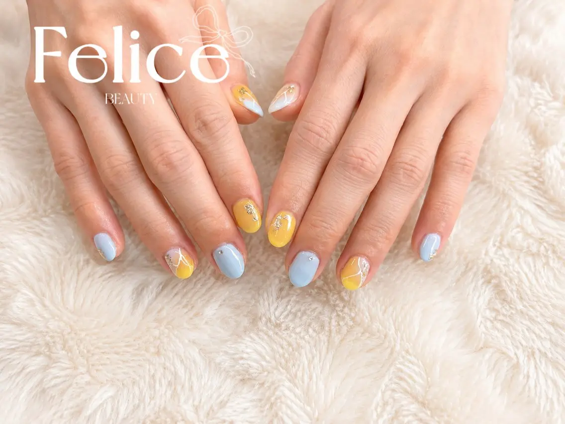 ネイル ブルー 黄色 SAKI Felice 春日部のネイルデザイン